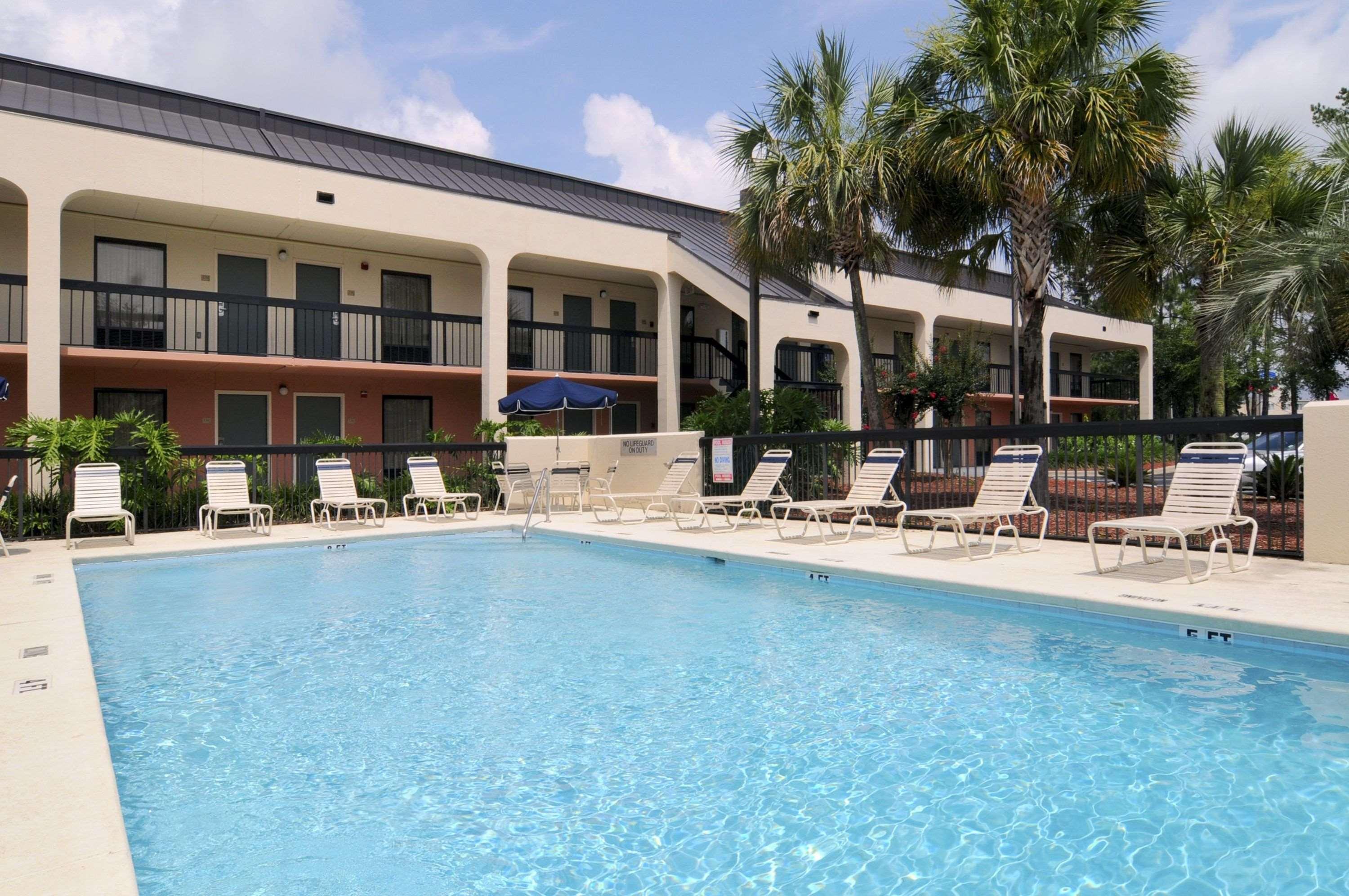 Baymont By Wyndham Tallahassee Bagian luar foto