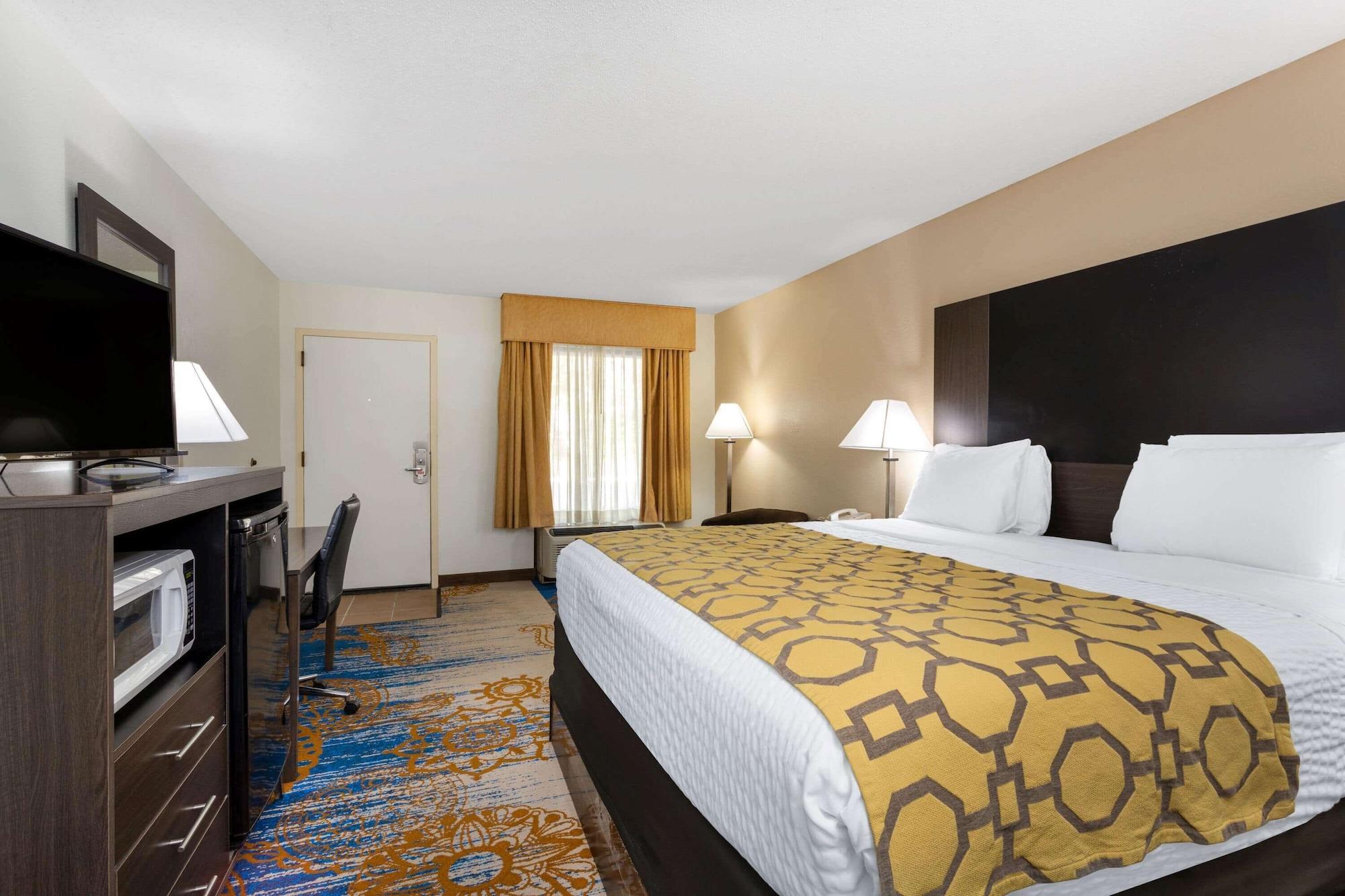 Baymont By Wyndham Tallahassee Bagian luar foto